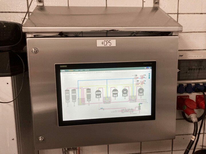 22-inch touch display with minglecontrol process technology software on the CIP system at Landskron BRAUMANUFAKTUR
